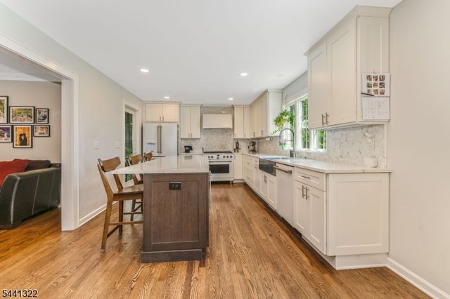 57 Circle Dr, Bethlehem Twp., NJ 08827
