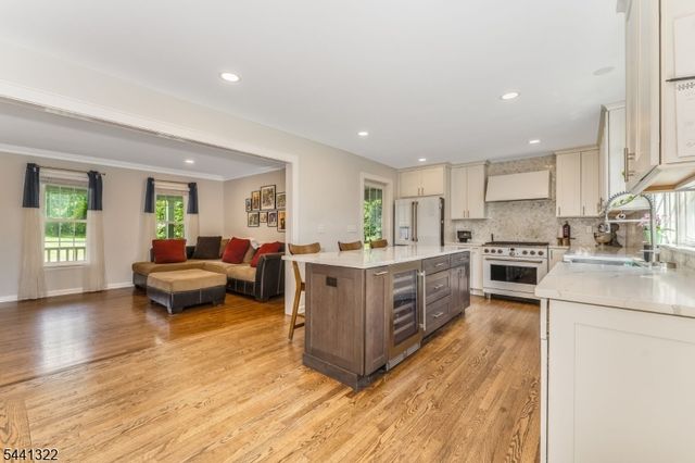 57 Circle Dr, Bethlehem Twp., NJ 08827
