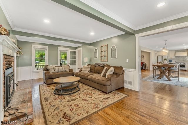 57 Circle Dr, Bethlehem Twp., NJ 08827