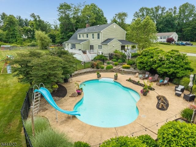 57 Circle Dr, Bethlehem Twp., NJ 08827