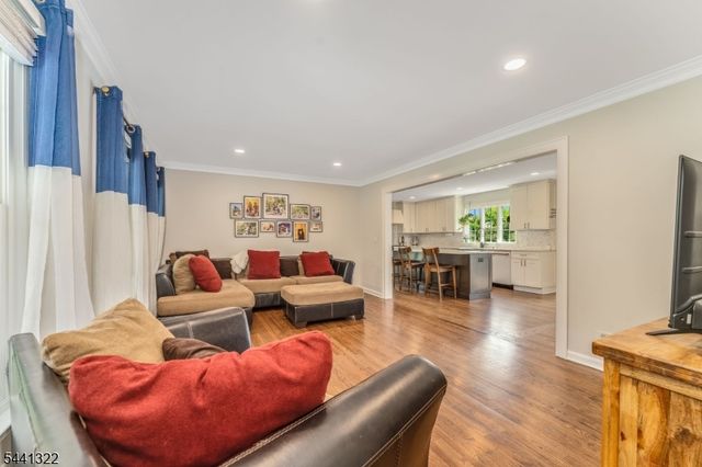57 Circle Dr, Bethlehem Twp., NJ 08827
