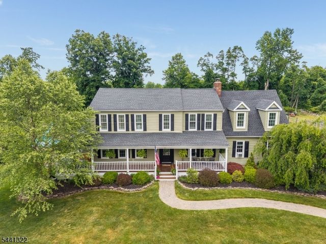 57 Circle Dr, Bethlehem Twp., NJ 08827