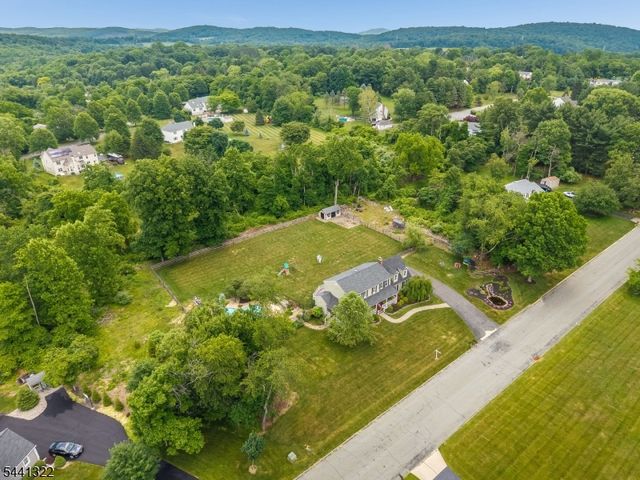 57 Circle Dr, Bethlehem Twp., NJ 08827