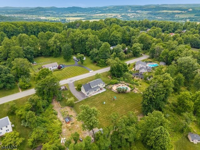 57 Circle Dr, Bethlehem Twp., NJ 08827