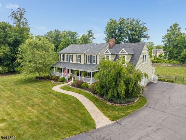 57 Circle Dr, Bethlehem Twp., NJ 08827