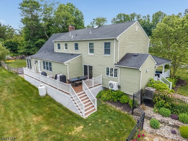 57 Circle Dr, Bethlehem Twp., NJ 08827