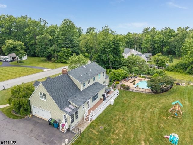 57 Circle Dr, Bethlehem Twp., NJ 08827