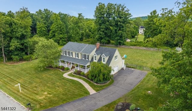 57 Circle Dr, Bethlehem Twp., NJ 08827