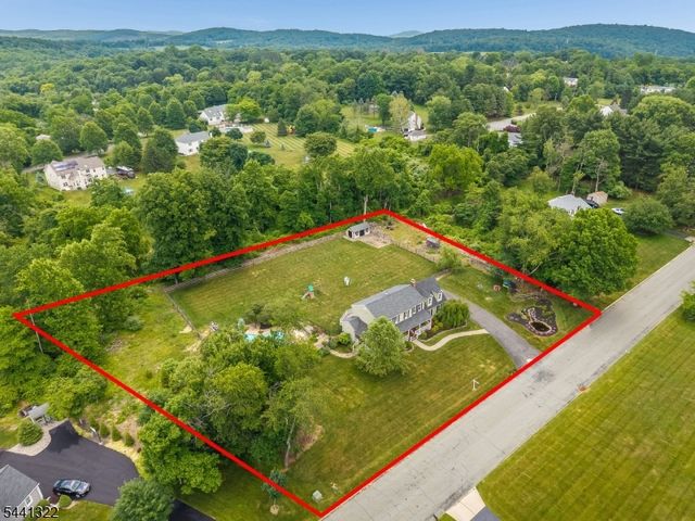 57 Circle Dr, Bethlehem Twp., NJ 08827