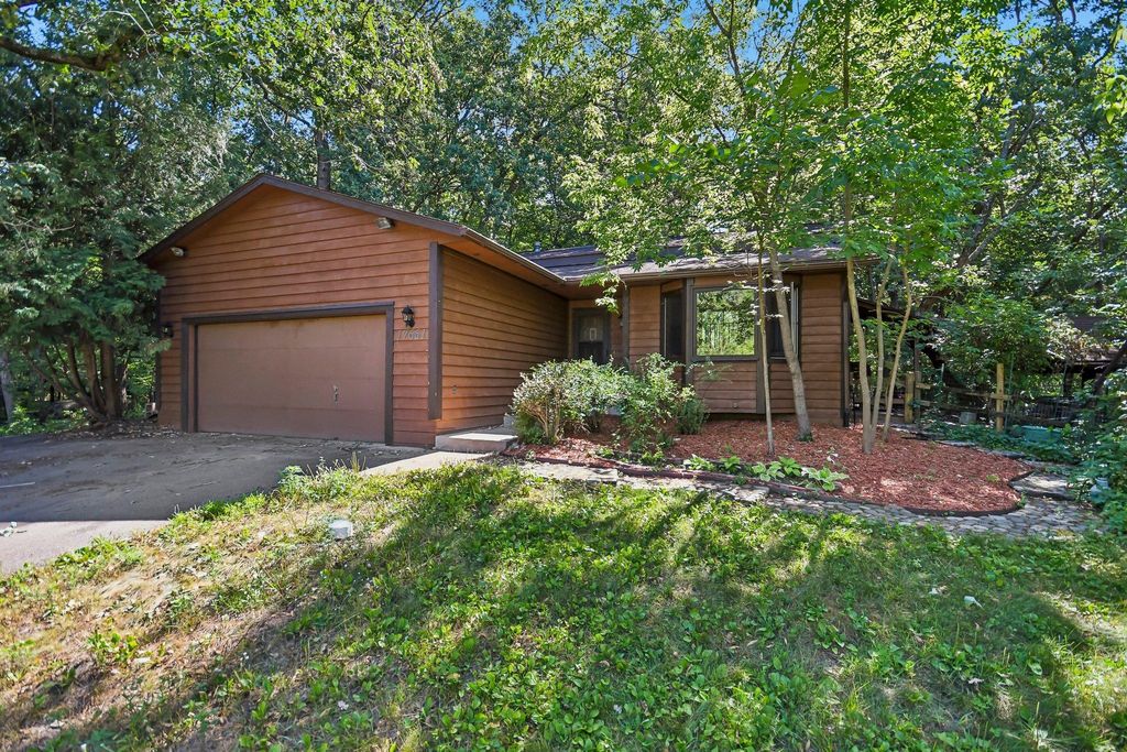 17661 Blackfoot Street NW, Andover, MN 55304