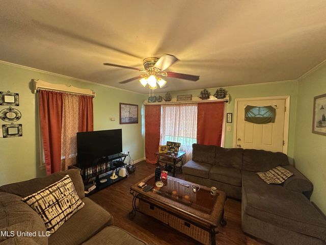 4100 Washington Boulevard, Moss Point, MS 39563