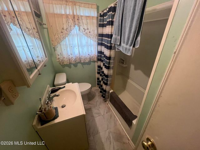 4100 Washington Boulevard, Moss Point, MS 39563