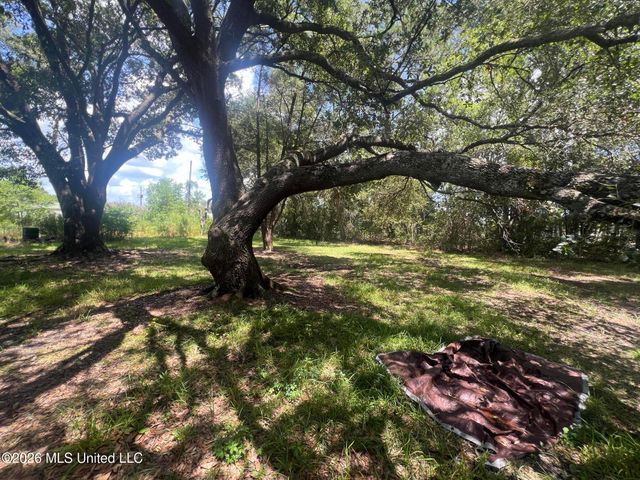 4100 Washington Boulevard, Moss Point, MS 39563