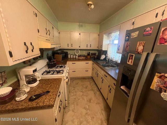 4100 Washington Boulevard, Moss Point, MS 39563
