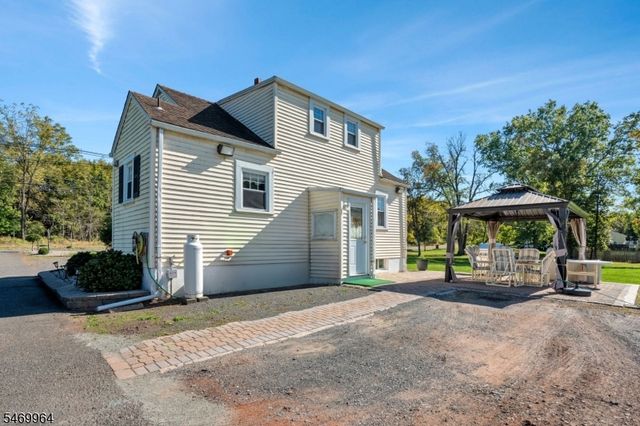 57 N Willow Rd, Hillsborough Twp., NJ 08844
