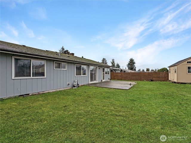 1830 S 266th Place, Des Moines, WA 98198