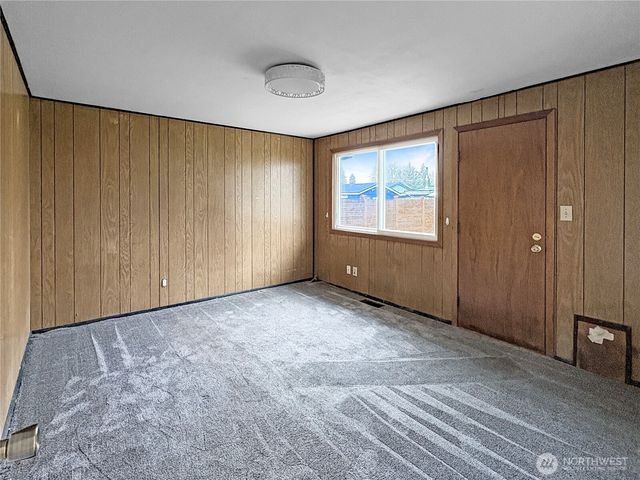 1830 S 266th Place, Des Moines, WA 98198