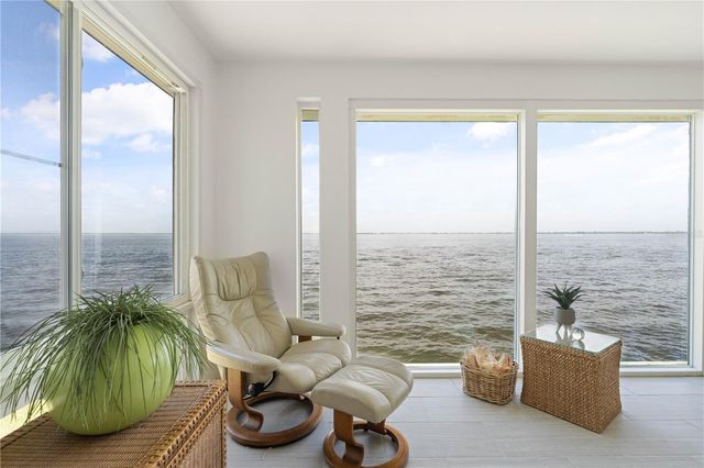 1 COLONY POINT DRIVE 15B, Punta Gorda, FL 33950