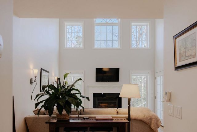 11 Legacy Lane, Peterborough, NH 03458