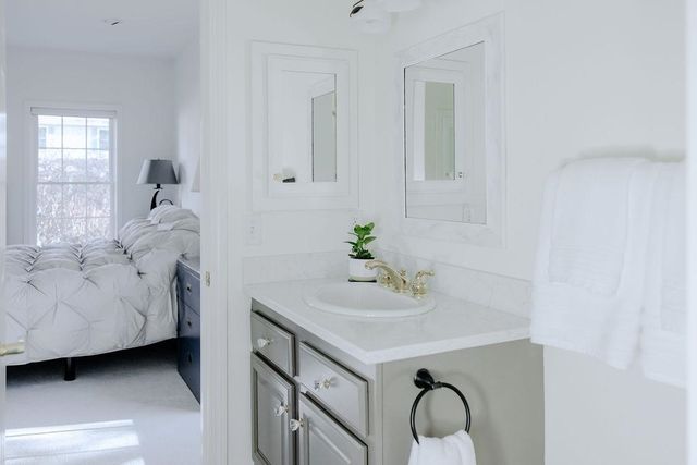 11 Legacy Lane, Peterborough, NH 03458