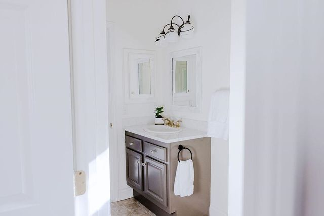 11 Legacy Lane, Peterborough, NH 03458