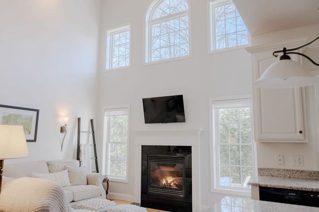 11 Legacy Lane, Peterborough, NH 03458