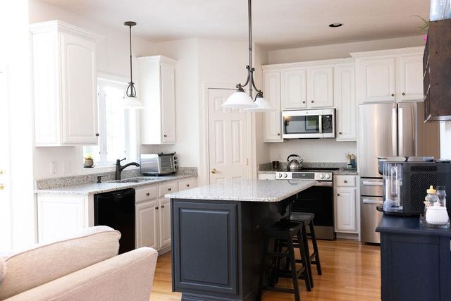 11 Legacy Lane, Peterborough, NH 03458