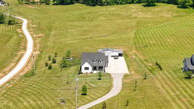50 Lecornu Ln, Hartsville, TN 37074