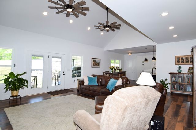 50 Lecornu Ln, Hartsville, TN 37074
