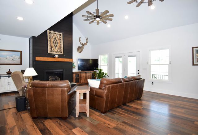 50 Lecornu Ln, Hartsville, TN 37074