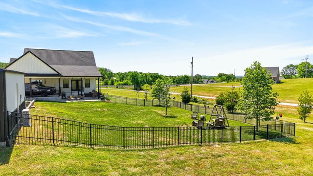 50 Lecornu Ln, Hartsville, TN 37074