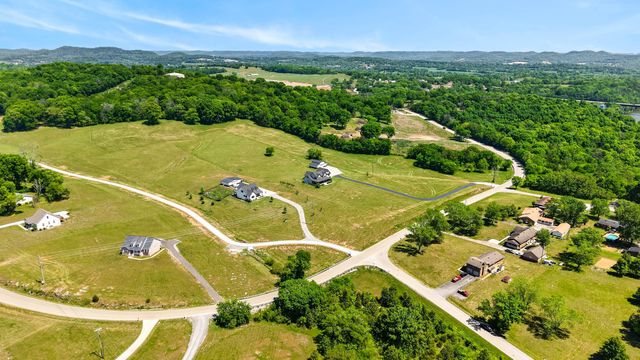 50 Lecornu Ln, Hartsville, TN 37074