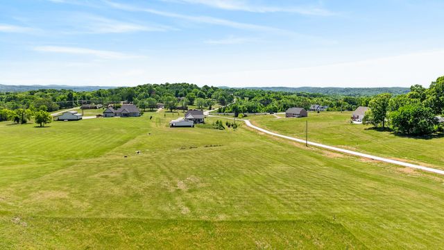 50 Lecornu Ln, Hartsville, TN 37074