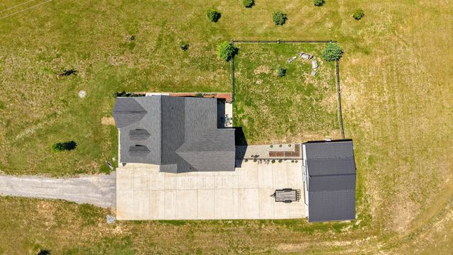 50 Lecornu Ln, Hartsville, TN 37074