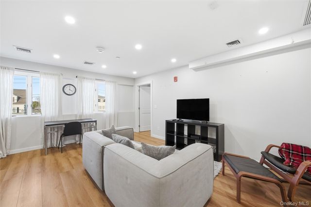 62 South Street, Oyster Bay, NY 11771