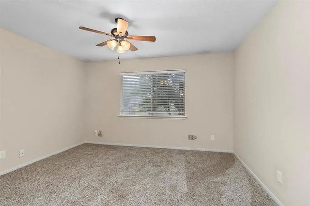 2053 Country Village Boulevard B, Humble, TX 77338