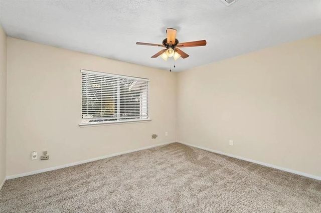 2053 Country Village Boulevard B, Humble, TX 77338