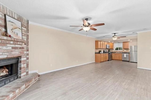 2053 Country Village Boulevard B, Humble, TX 77338