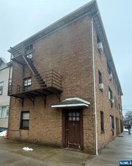 234 6th Street, Fairview, NJ 07022