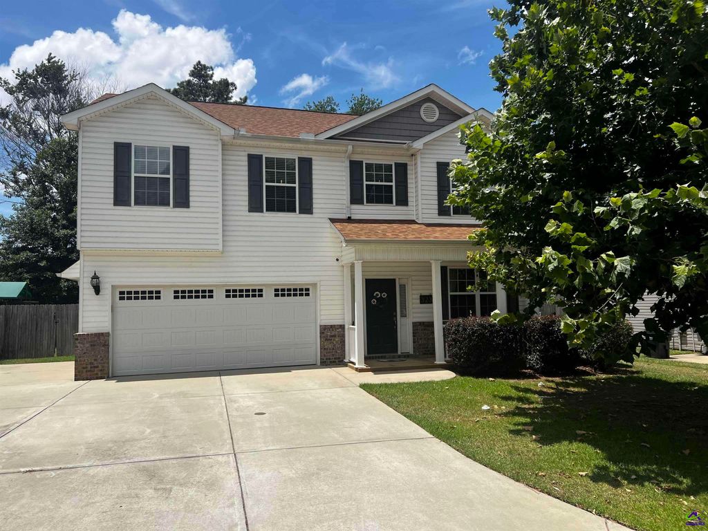 323 Rippling Water Way, Perry, GA 31069