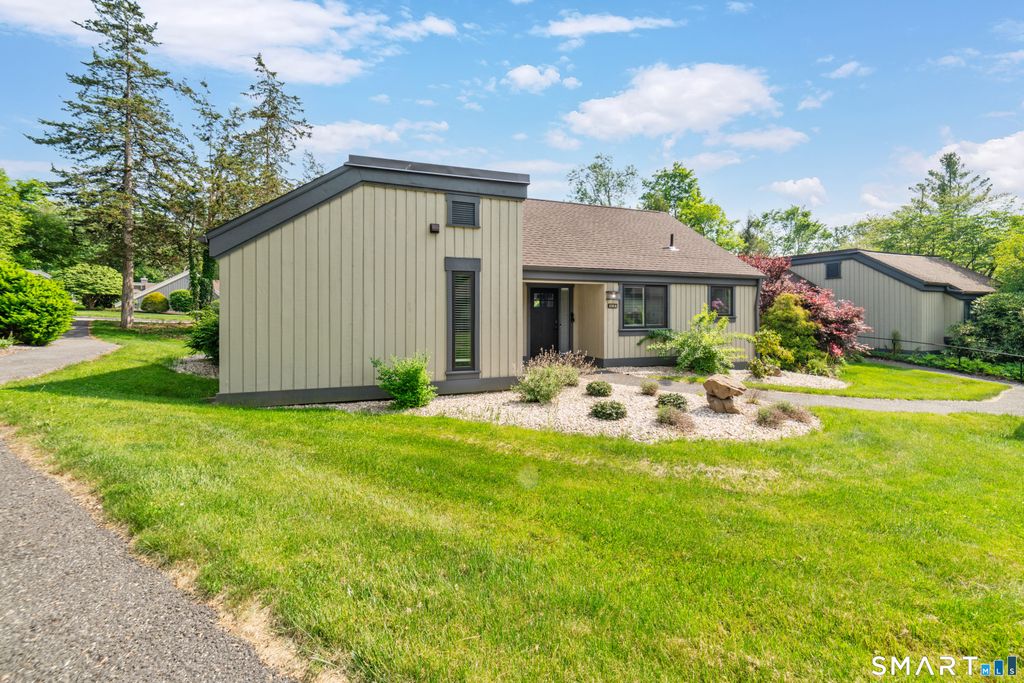 899 Heritage Village A, Southbury, CT 06488