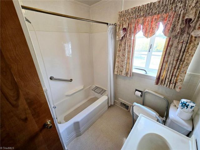 3015 S NC Highway 87, Graham, NC 27253