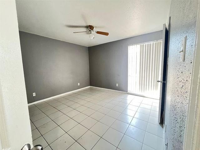 10211 Sugar Branch Drive 411, Houston, TX 77036
