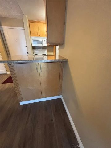 21800 Schoenborn Street 217, Canoga Park, CA 91304