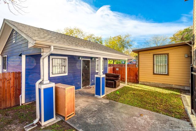 236 E Dullnig Ct Apt 3, San Antonio, TX 78223