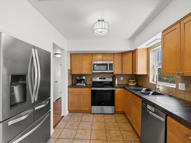 5330 26TH AVENUE N, St Petersburg, FL 33710