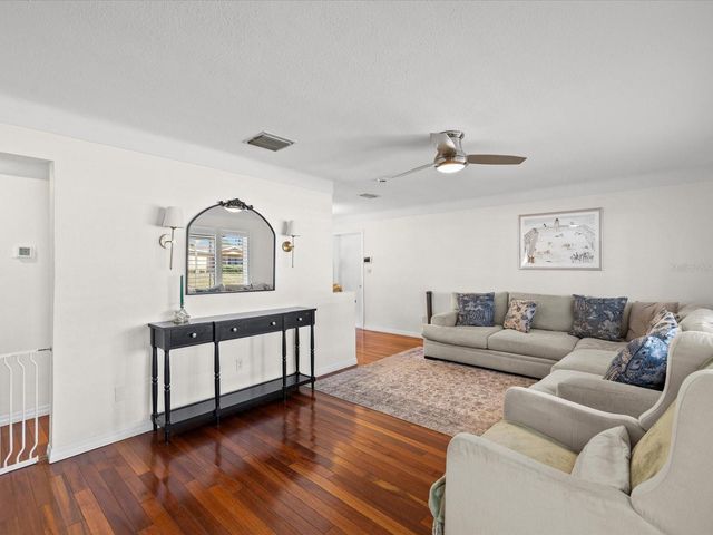 5330 26TH AVENUE N, St Petersburg, FL 33710