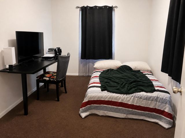 1 MAUREEN CT, Sicklerville, NJ 08081