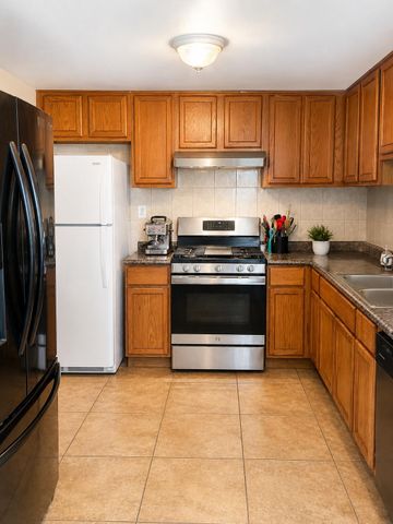 1 MAUREEN CT, Sicklerville, NJ 08081
