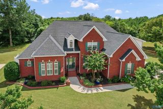 145 Misty River Lane SW, Huntsville, AL 35824